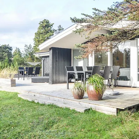 بيت للعطل Three-bedroom Holiday In