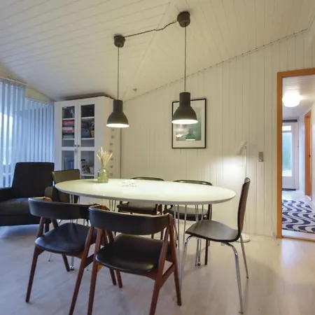 Three-bedroom Holiday In * Blåvand