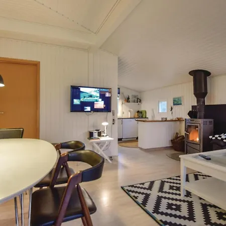 Three-bedroom Holiday In *