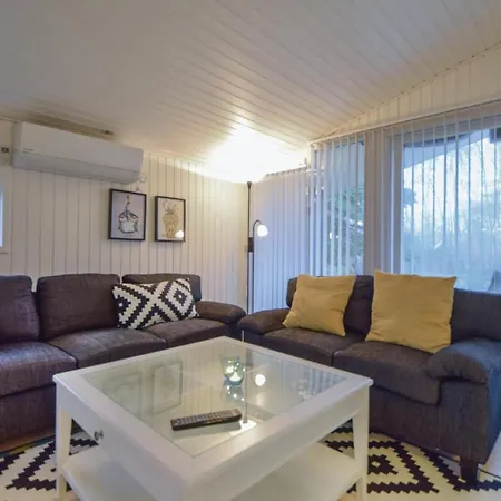 بيت للعطل Three-bedroom Holiday In Blåvand