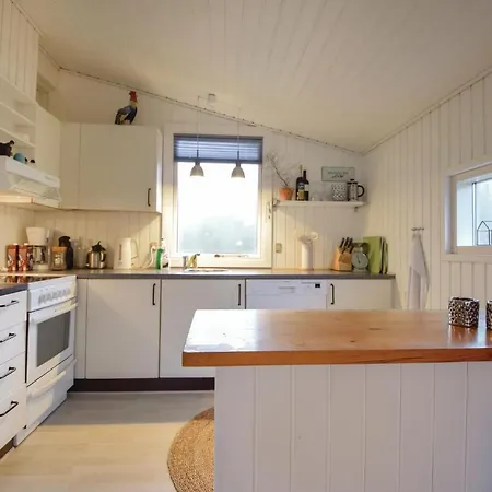 بيت للعطل Three-bedroom Holiday In